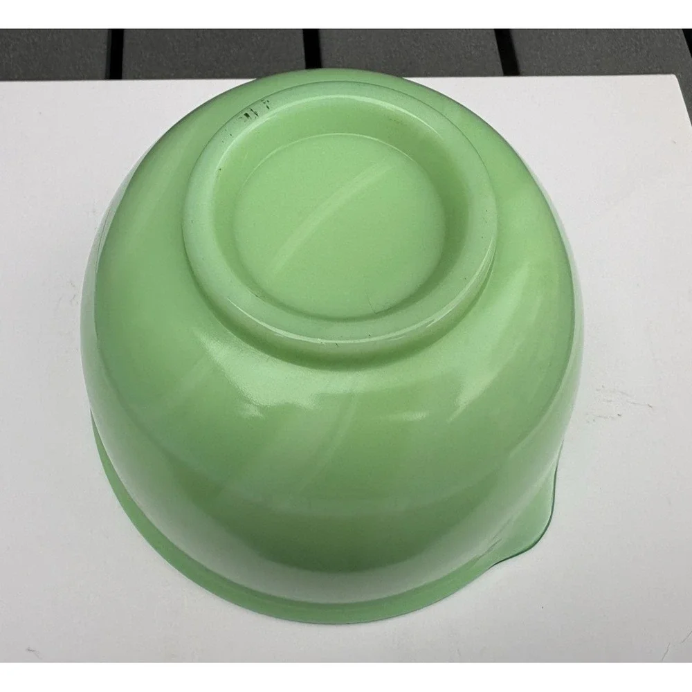 Vintage kitchen jadeite green milk glass mixing bowl 6.5